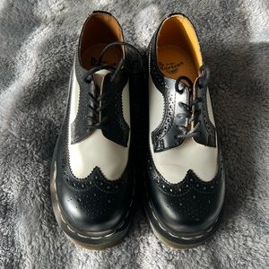 Dr Martens 3989 Bex Brogue Shoes sz EU 37 (US M5/W6)